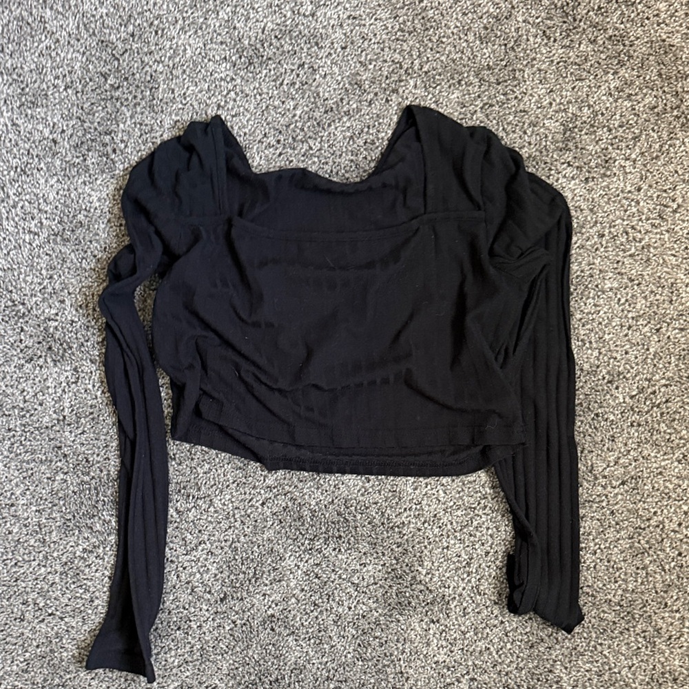 SHEIN Black Puff Sleeve Crop Top